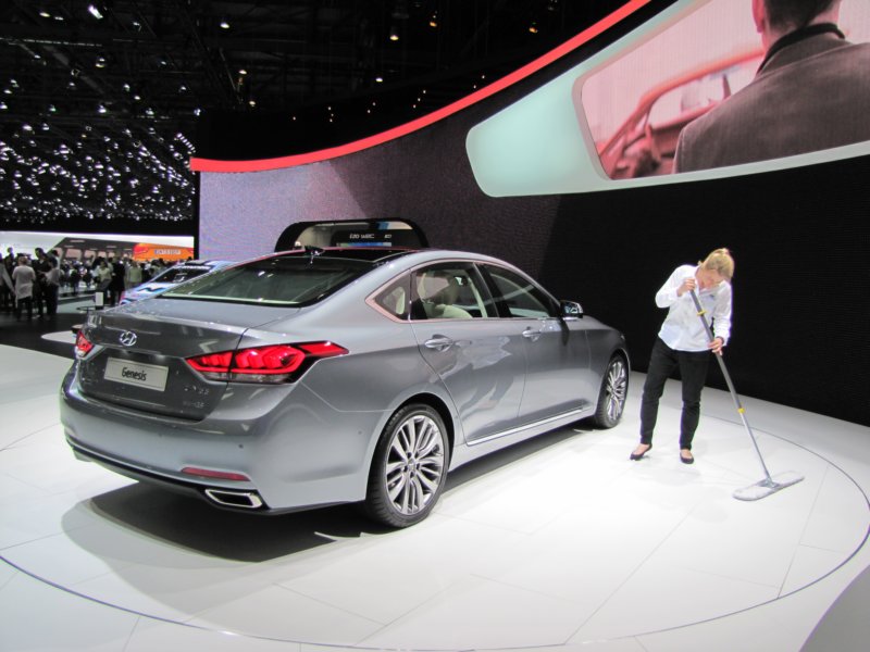 hyundaigenesis71.jpg