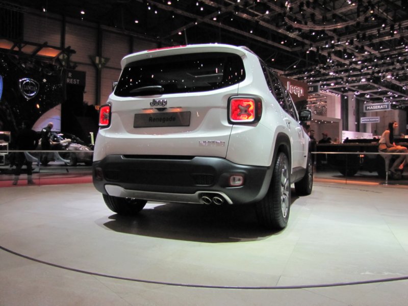 jeeprenegade111.jpg