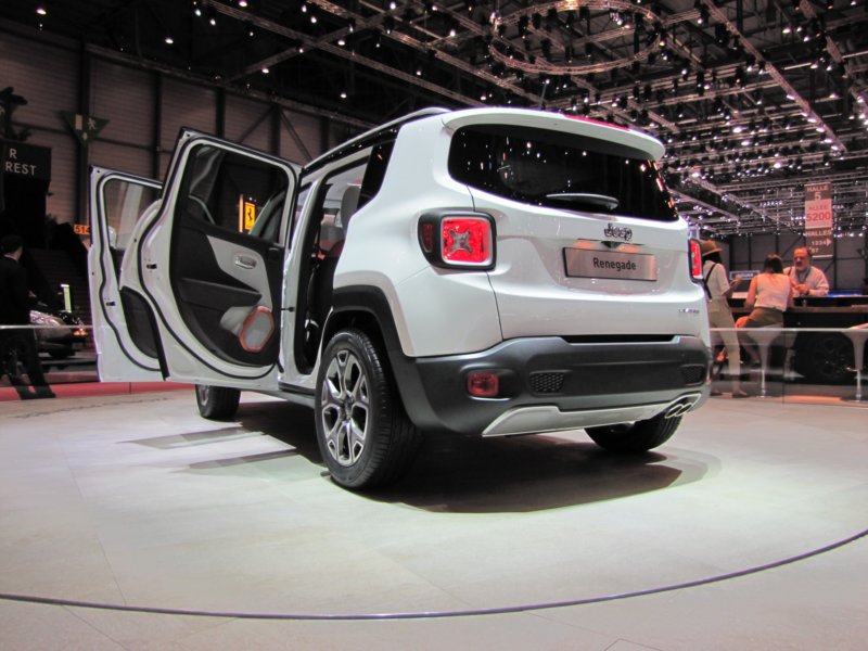 jeeprenegade46.jpg