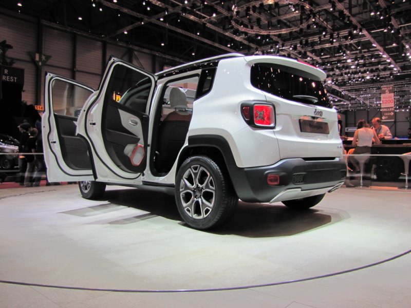 jeeprenegade51.jpg