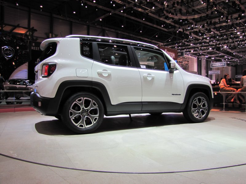 jeeprenegade52.jpg
