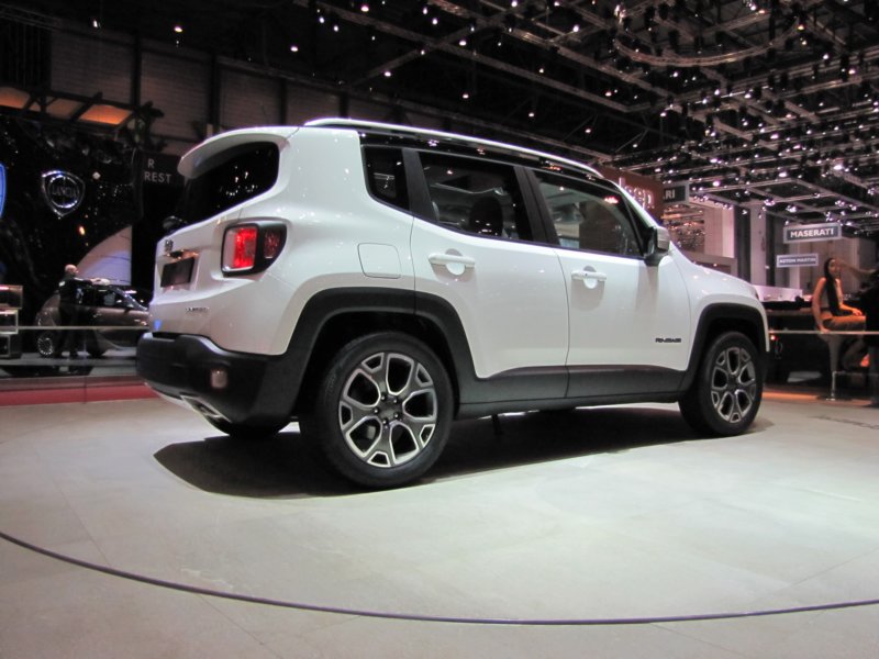 jeeprenegade56.jpg