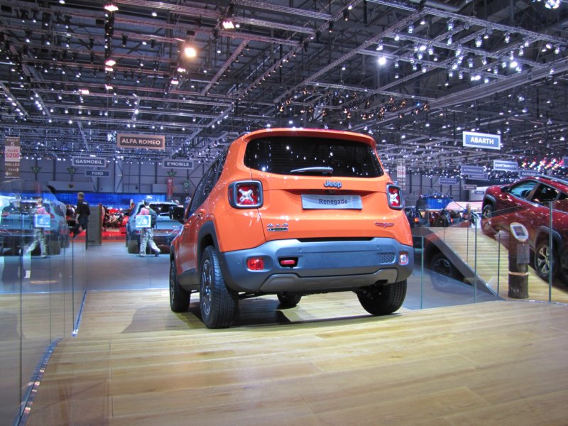 jeeprenegade64.jpg