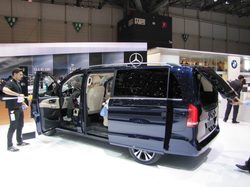 mercedesbenzv220cdi.jpg