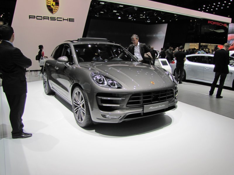 porschemacanturbo.jpg