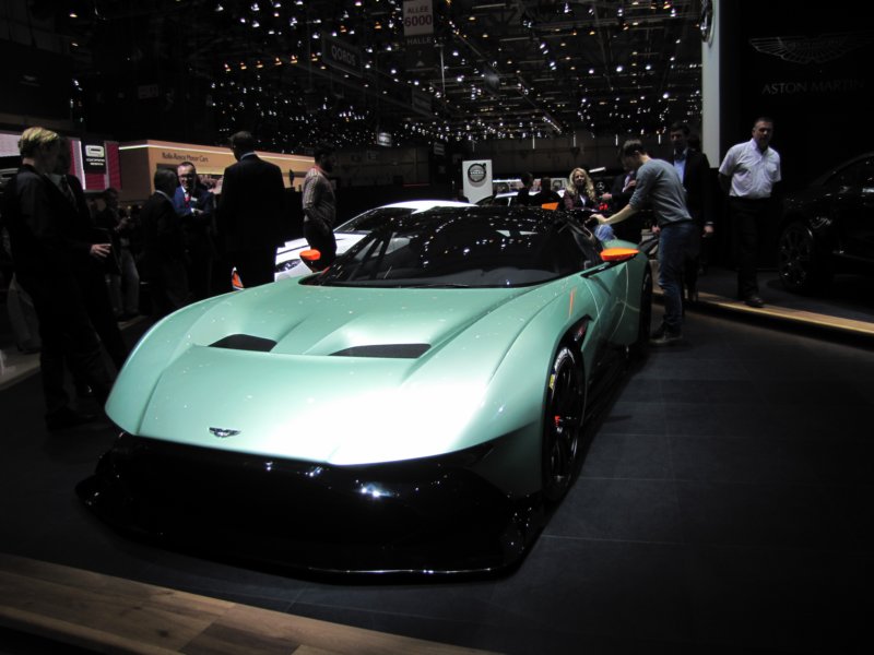 astonmartinvulcan10.jpg