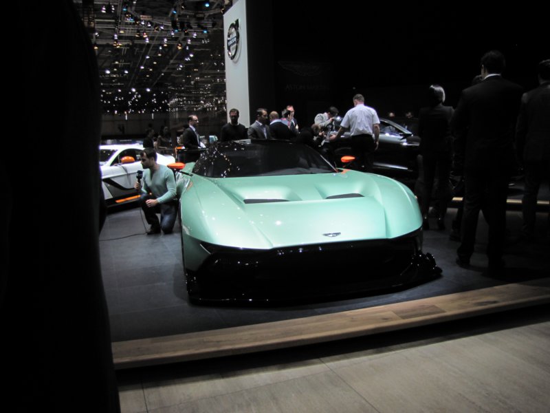 astonmartinvulcan15.jpg