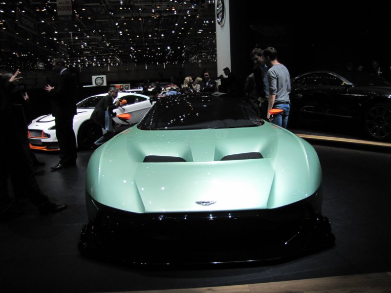 astonmartinvulcan9.jpg