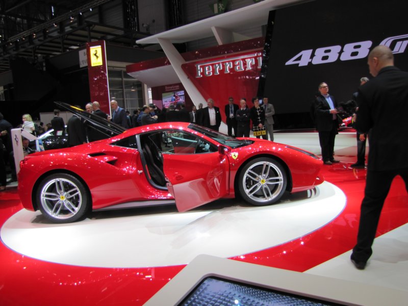 ferrari488gtb13.jpg