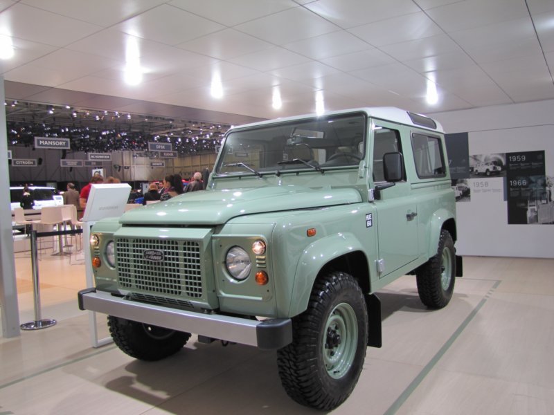landroverdefenderheritageedition4.jpg