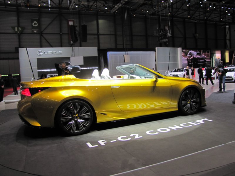 lexuslfc224.jpg