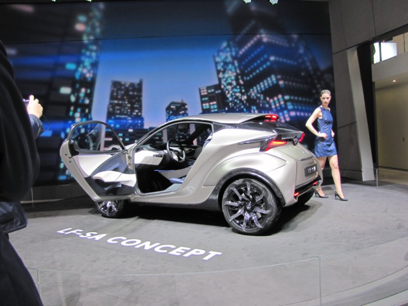lexuslfsa11.jpg