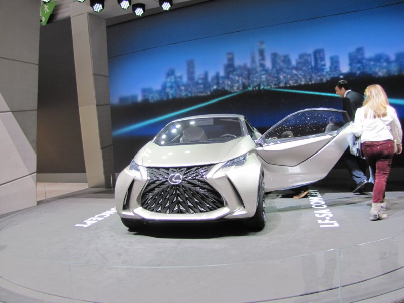 lexuslfsa3.jpg