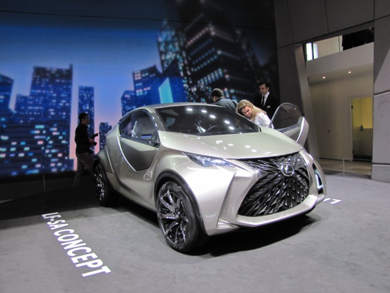 lexuslfsa4.jpg