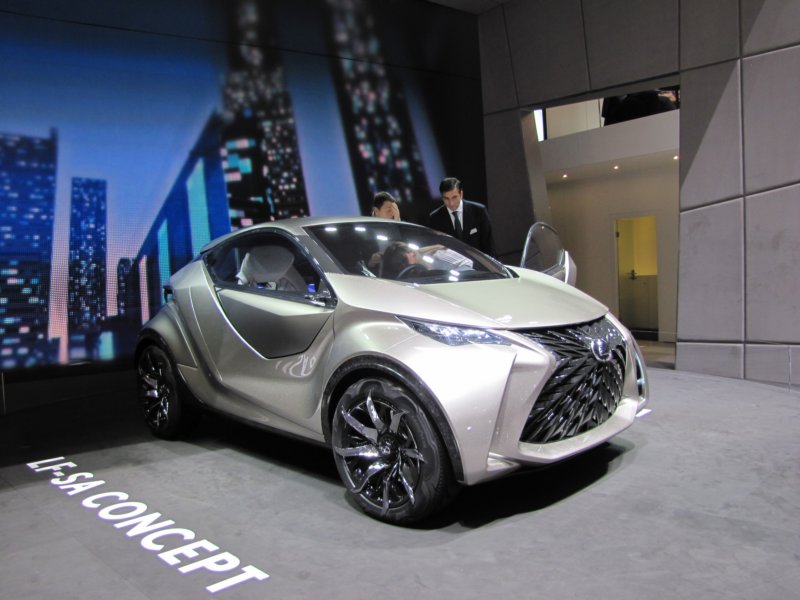 lexuslfsa5.jpg
