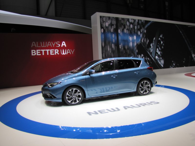 toyotaauris7.jpg