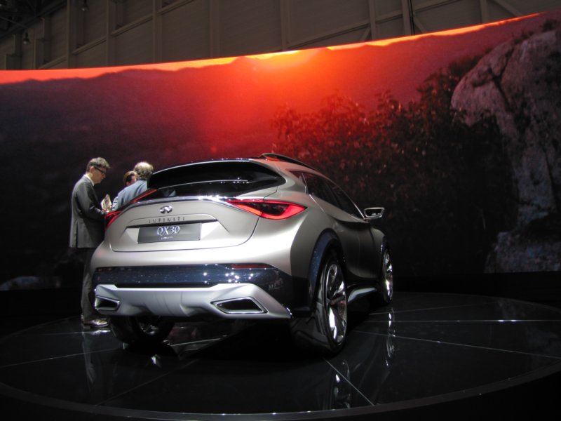 infinitiqx3013.jpg