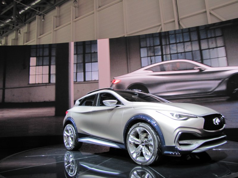 infinitiqx3041.jpg