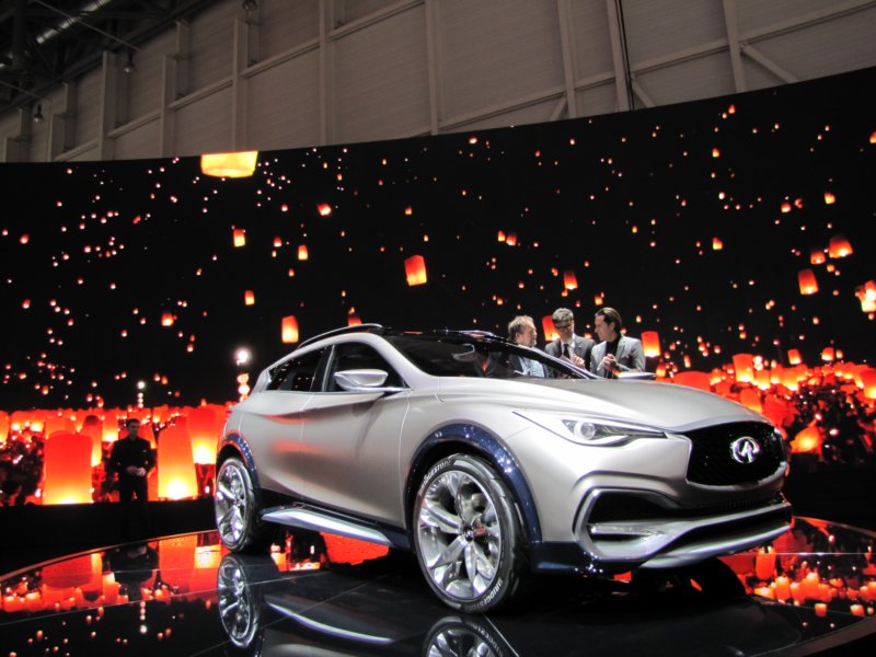 infinitiqx3067.jpg
