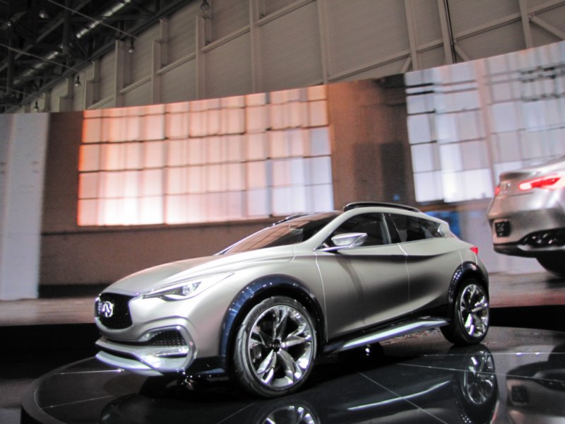 infinitiqx3086.jpg