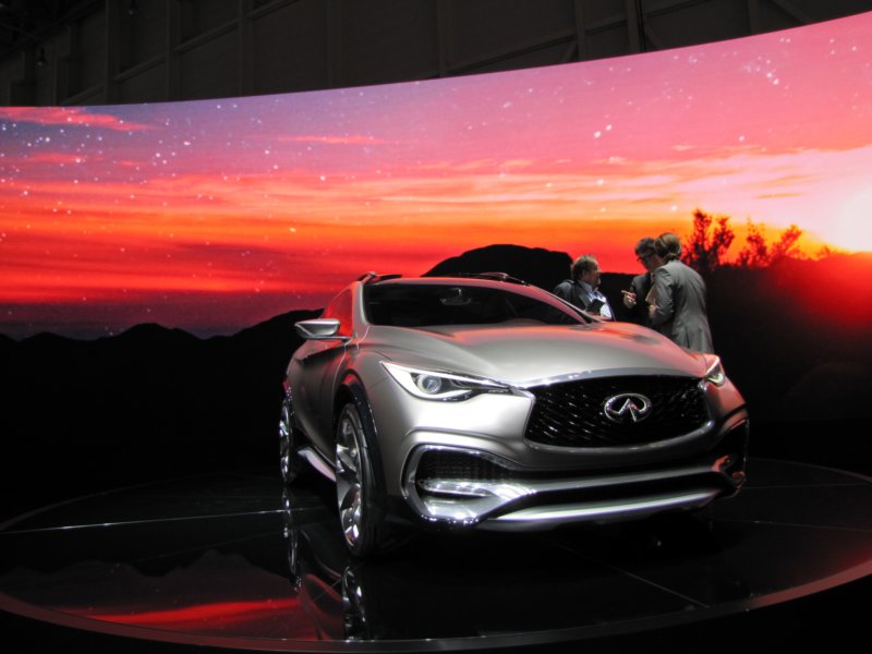 infinitiqx3092.jpg