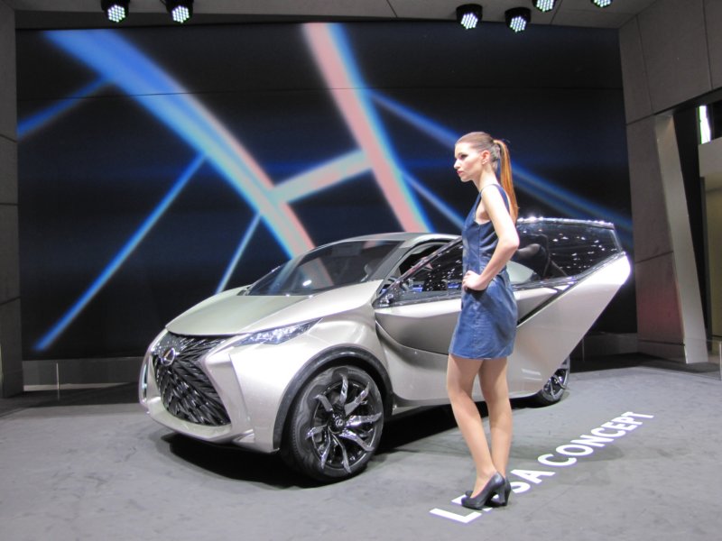 lexuslfsa44.jpg
