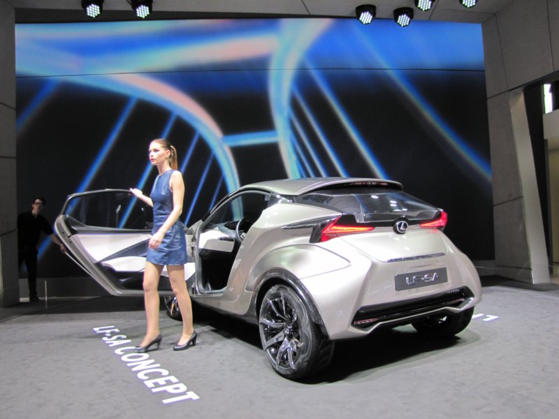lexuslfsa81.jpg