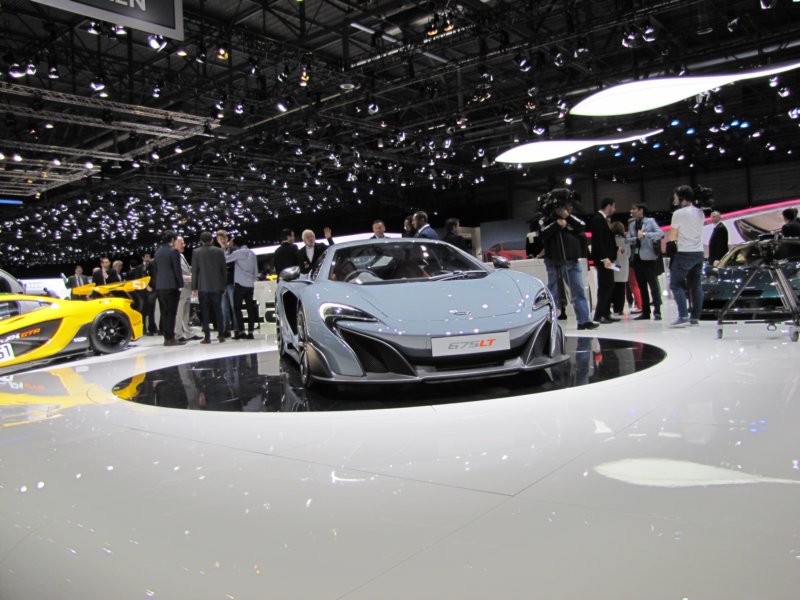 mclaren675lt43.jpg