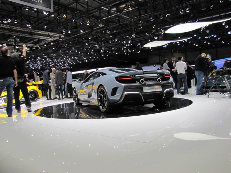 mclaren675lt52.jpg