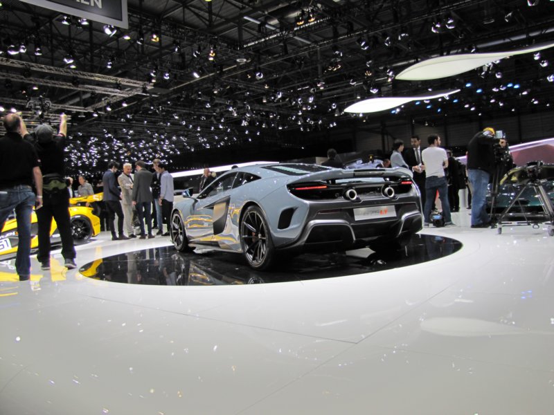 mclaren675lt71.jpg