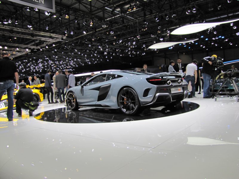 mclaren675lt76.jpg