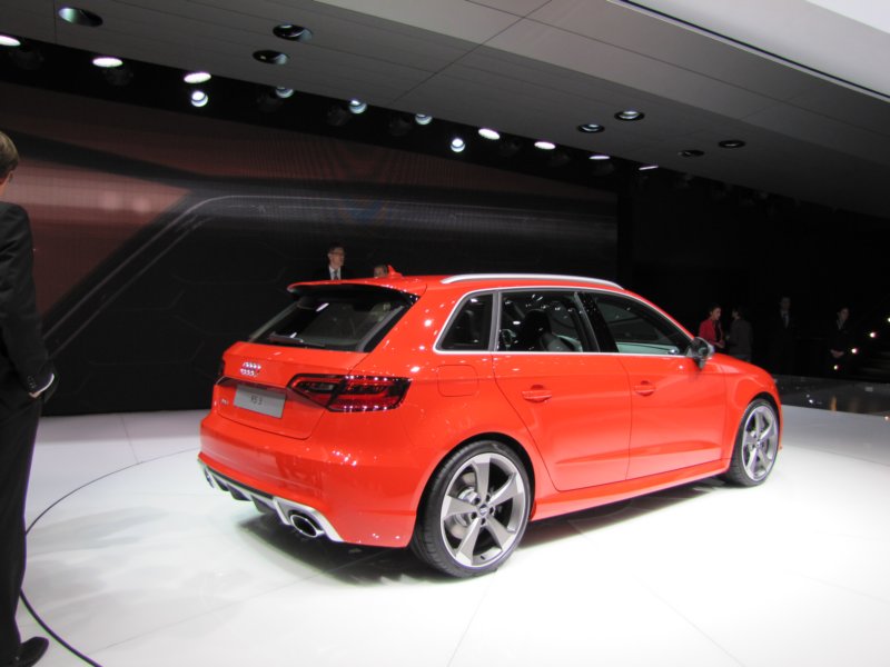 audirs3sportback25tfsiquattrostronic12.jpg