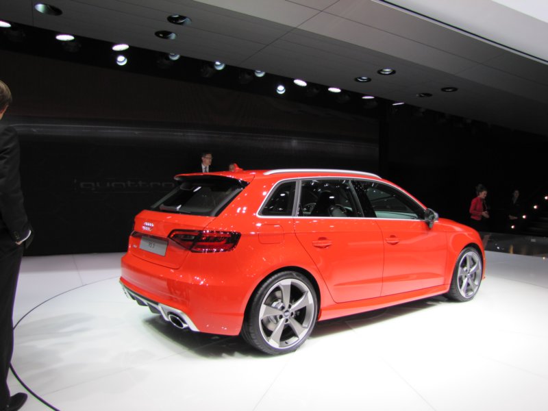audirs3sportback25tfsiquattrostronic15.jpg