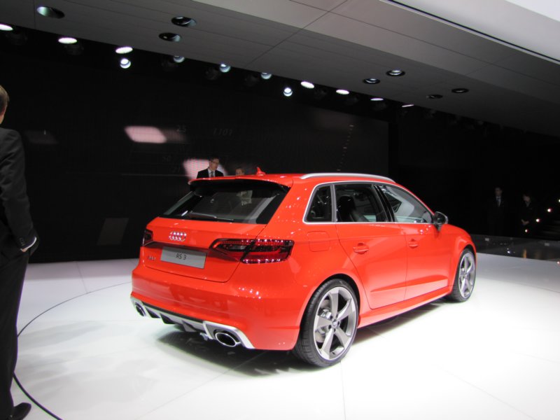 audirs3sportback25tfsiquattrostronic16.jpg