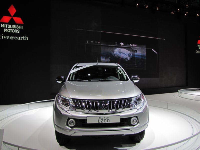 mitsubishil20016.jpg