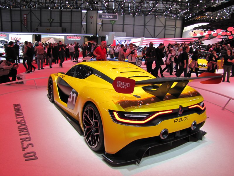 renaultsportrs01.jpg