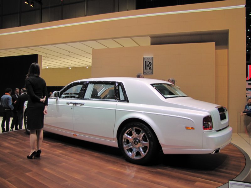 rollsroyceserenityphantomextendedwheelbase22.jpg