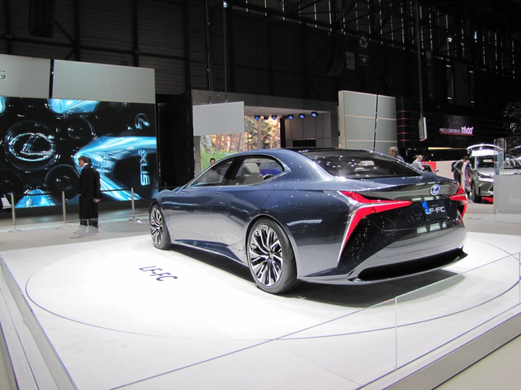 lexuslffc11.jpg