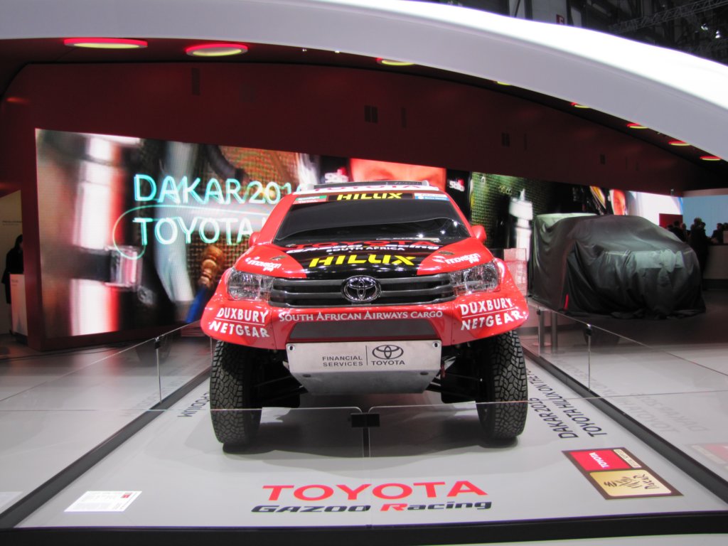 toyotagazooracinghiluxdakar2016.jpg