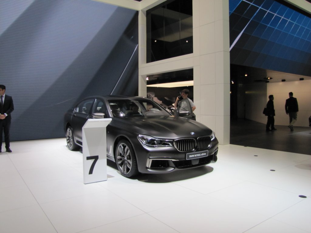 bmwm760lixdrive7.jpg