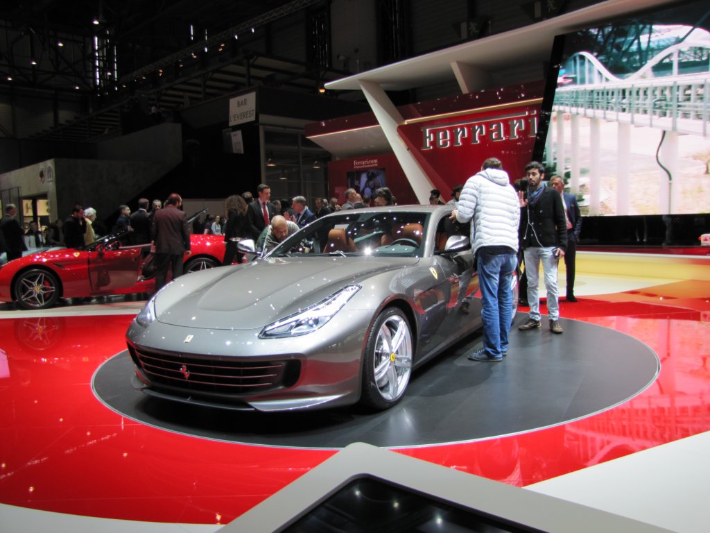 ferrarigtc4lusso11.jpg