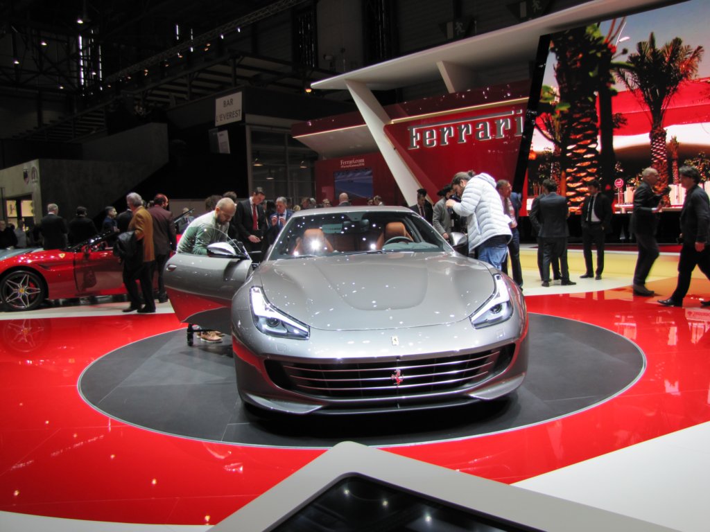 ferrarigtc4lusso15.jpg