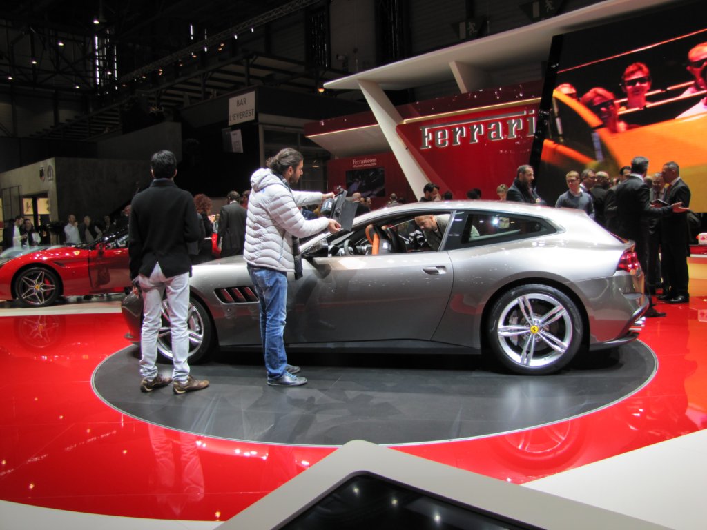 ferrarigtc4lusso24.jpg