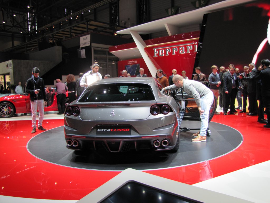 ferrarigtc4lusso36.jpg