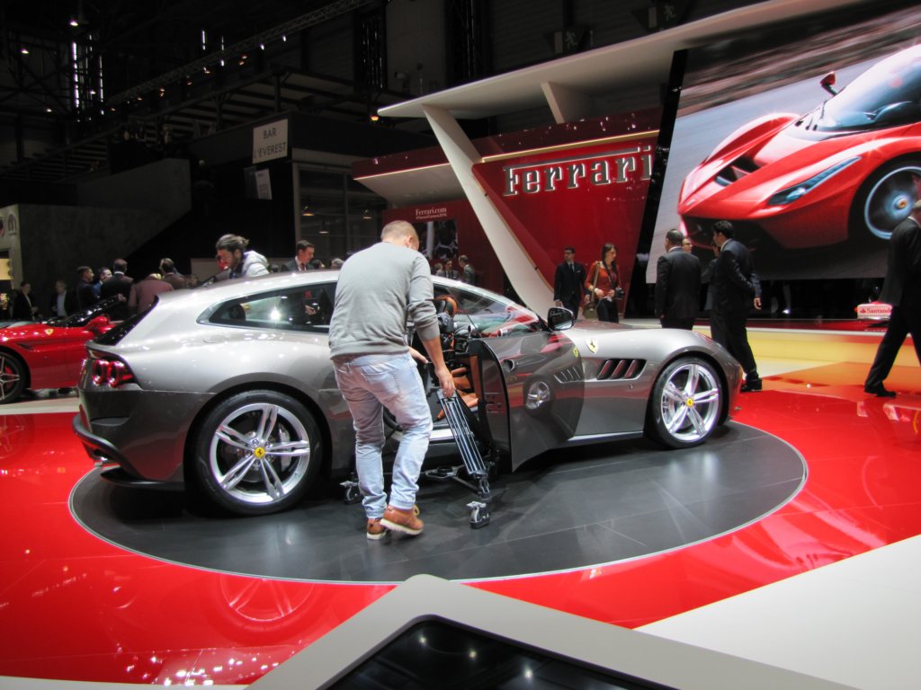 ferrarigtc4lusso7.jpg