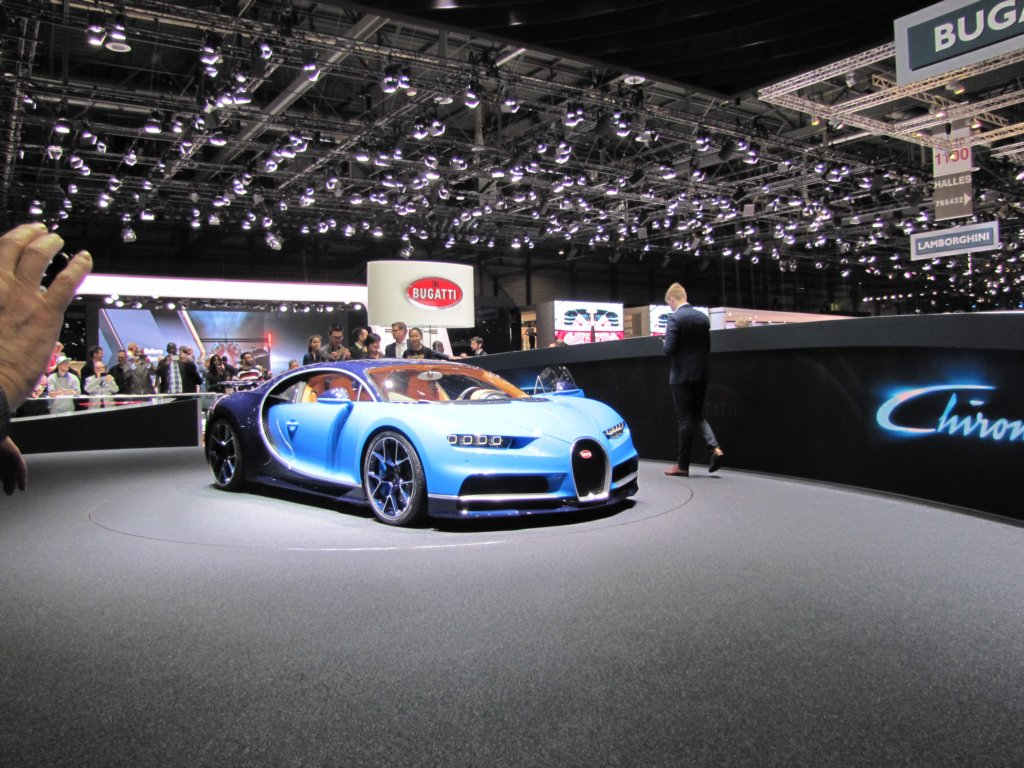 bugattichiron32.jpg