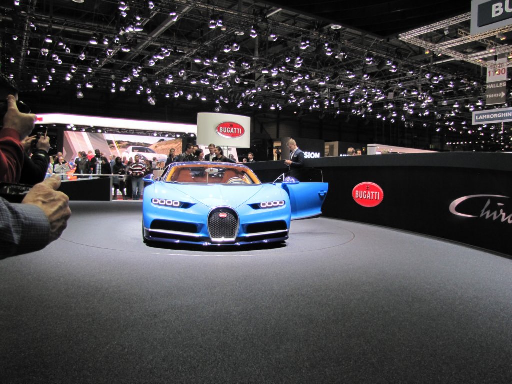 bugattichiron38.jpg