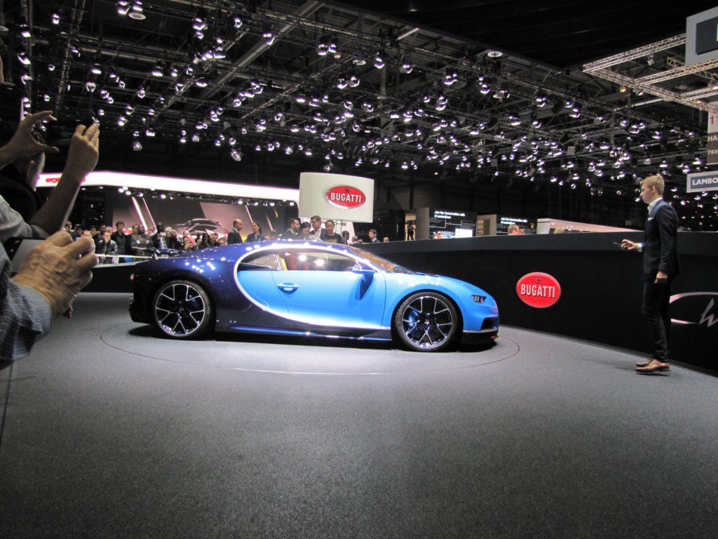 bugattichiron44.jpg