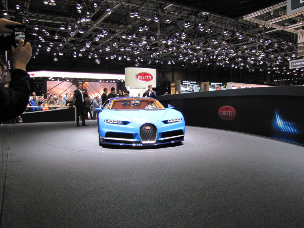 bugattichiron5.jpg