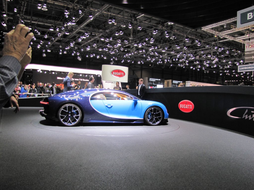 bugattichiron52.jpg